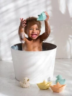 Jouet De Bain Bateau Origami - OLI & CAROL Menthe - Oli Et Carol -Vertbaudet Soldes Magasin jouet de bain bateau origami oli carol 5