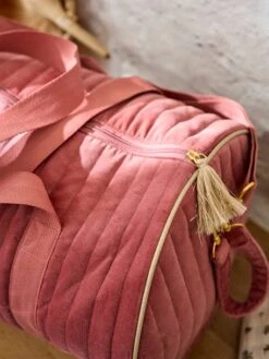 Sac à Langer Baby Roll En Velours Bois De Rose Grenier - Vertbaudet 7 Sac à Langer Baby Roll En Velours Bois De Rose Grenier - Vertbaudet -Vertbaudet Soldes Magasin sac a langer baby roll en velours 1